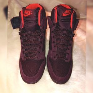 Nike Women Dunk Sky Hi Essential